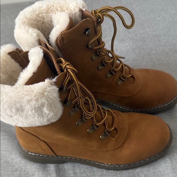 SM New York, leather Fur-Lined Women's Boots NWOT - Picture 9 of 11